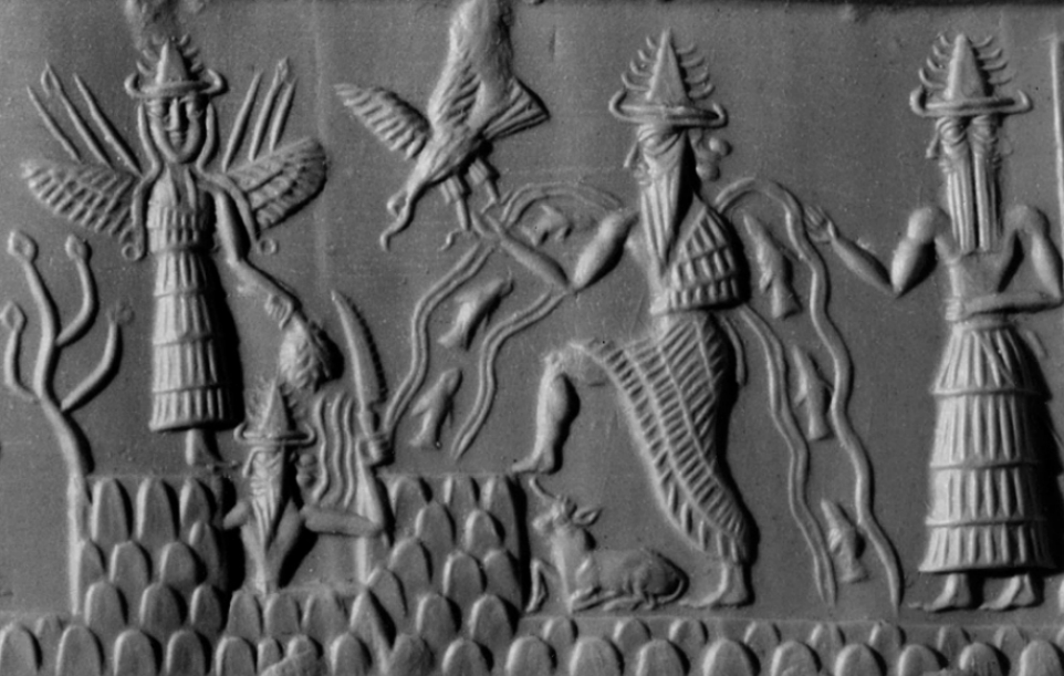 Akadyjski relief przedstawiający skrzydlate bóstwa